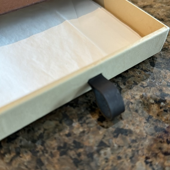 Louis Vuitton tie box - Picture 5 of 7